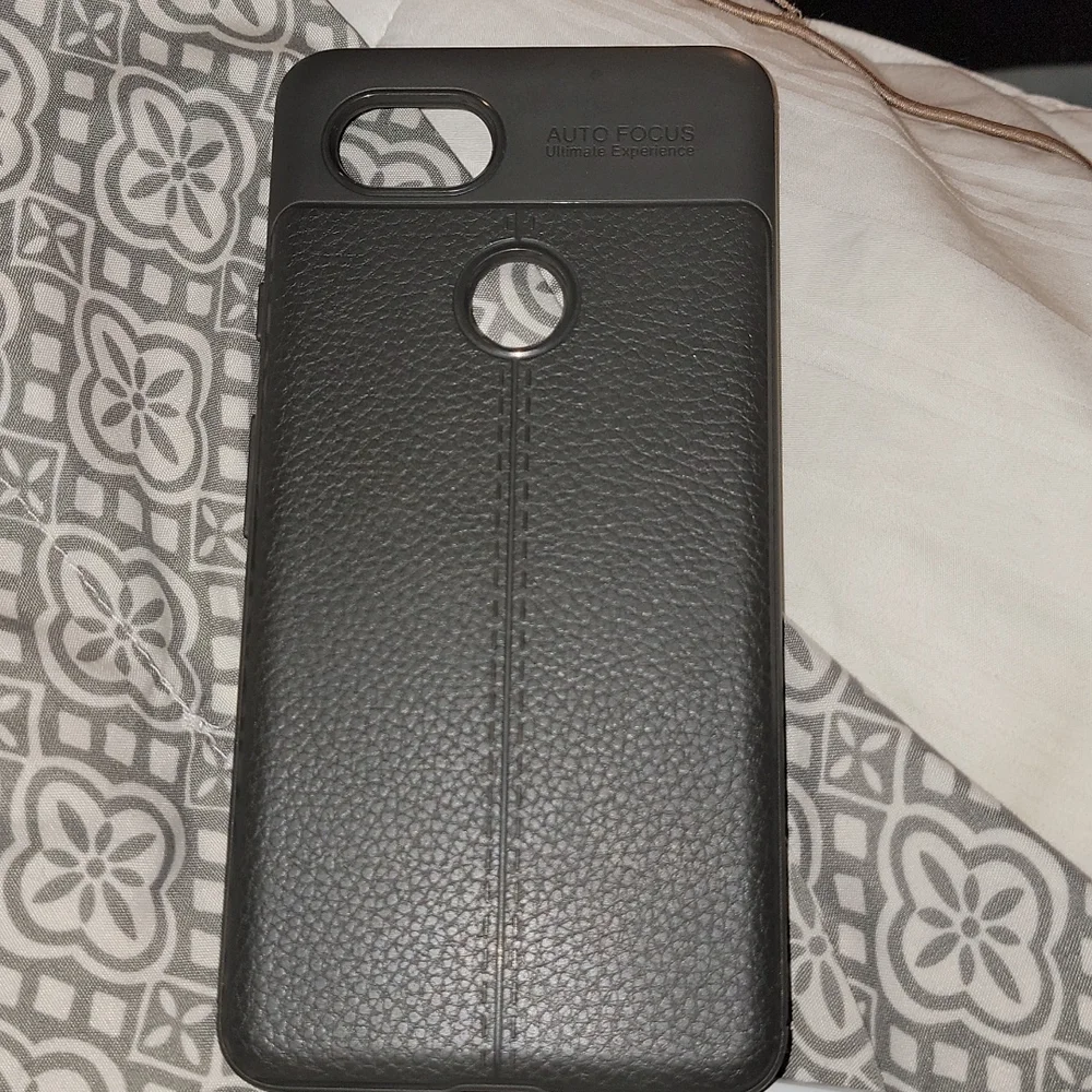 Galaxy Pixel 2 XL excellent condition with case - Unlocked